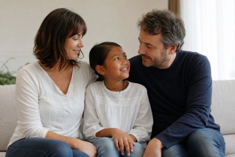 Les adoptions internationales : nouvelles pratiques et implications pour les familles françaises